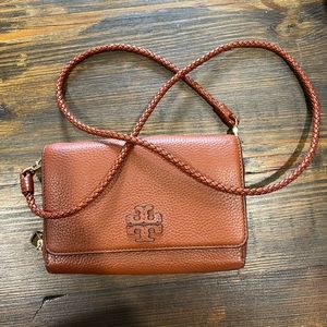 Tory Burch - Taylor flat wallet cross body.